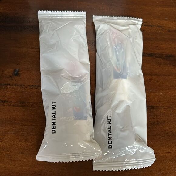 COLE HAAN  American Airlines Toiletry Cosmetic Bag 2 lip balm and 2 dental kit - Picture 9 of 10